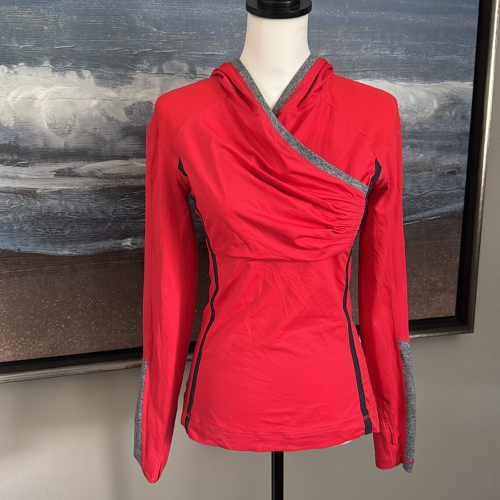 LULULEMON ATHLETICA women's athletic jacket pullover size 6
